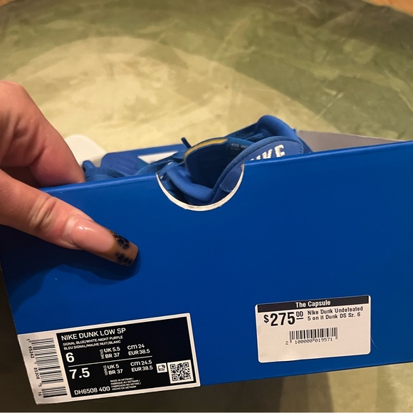 Dunks - Picture 2 of 2